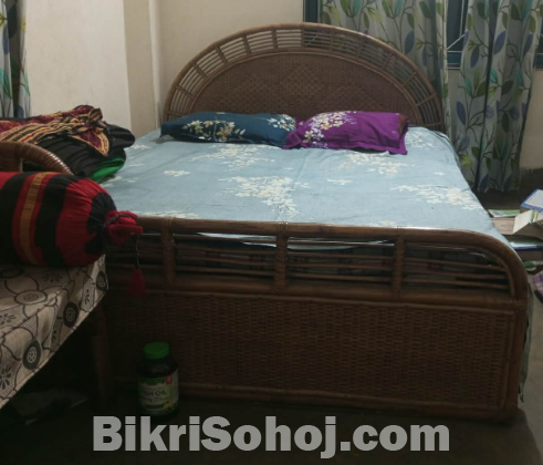 one beter khat and kater table sell kora hobe